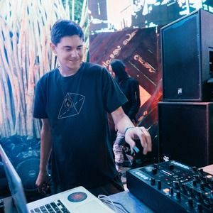 Meet your Posher, Connor